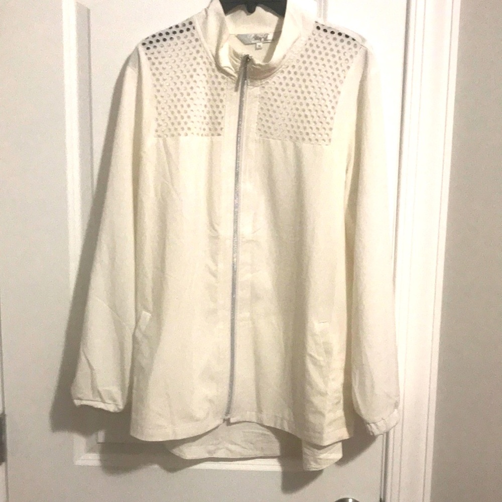 Ella J weekend jacket white with front zipper size 16 windbreaker. New no tags.